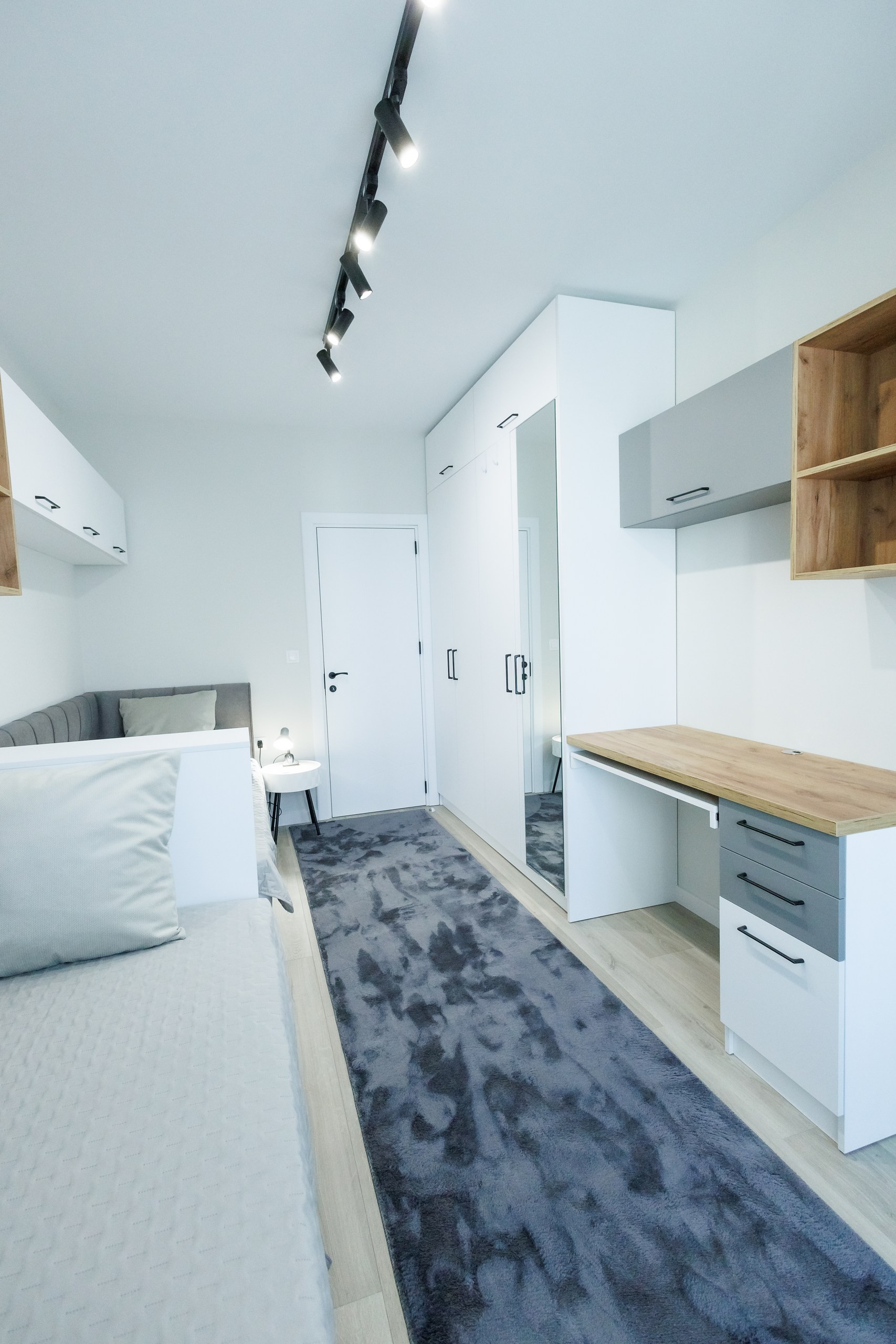 Мебели по поръчка