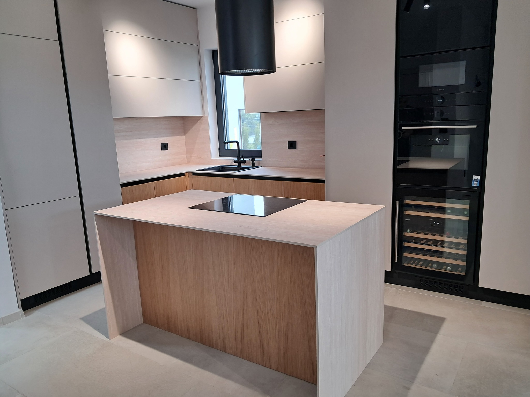 Кухня с остров