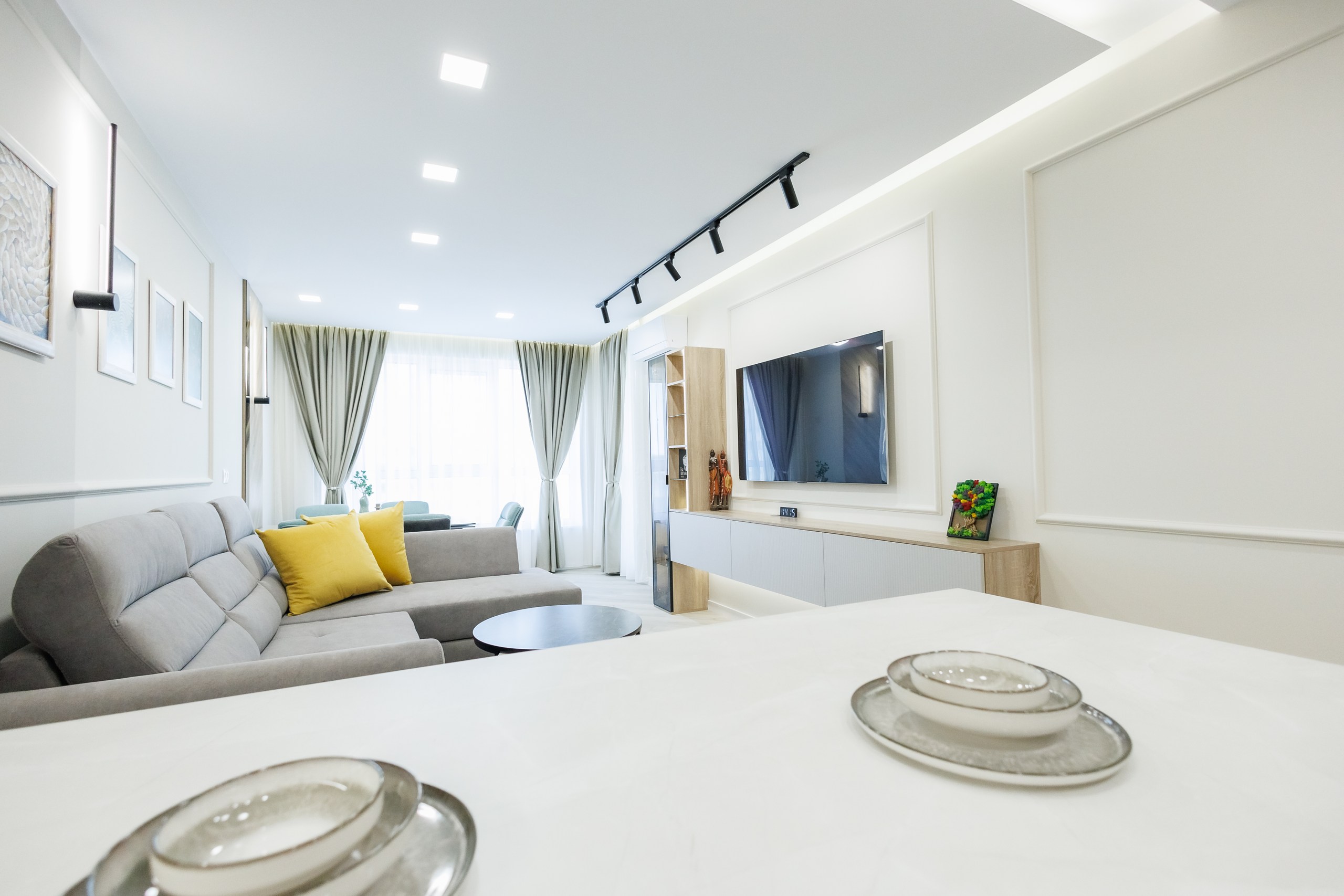 Хол по поръчка